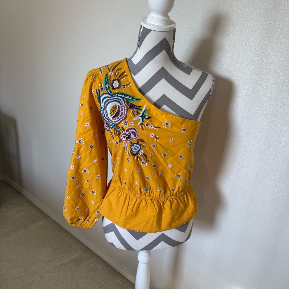 NWT Embroidered Yellow One-Shoulder Top